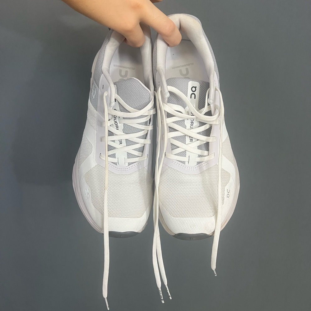 ON Cloud WOMEN'S CLOUDRUNNER White Frost Shoes Size 8.5 ☁️